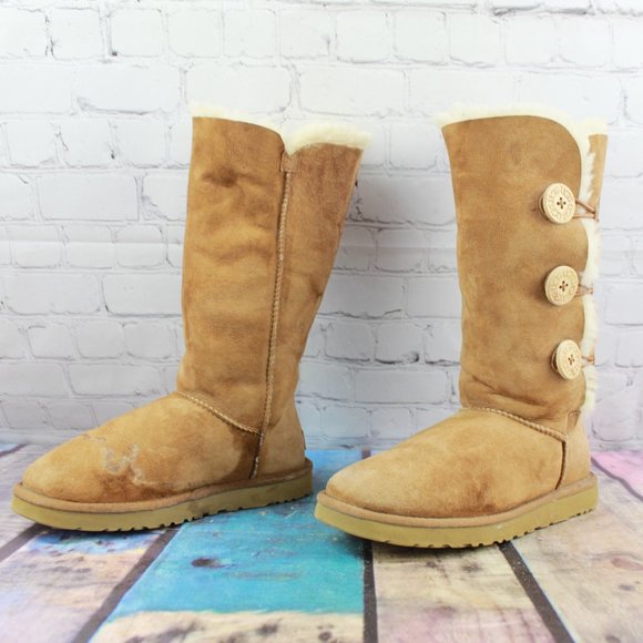 UGG Bailey Triplet Button Sheepskin Boots Size 7 - Picture 2 of 10